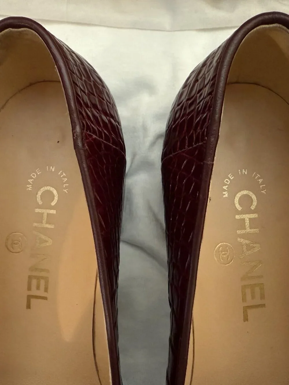 Chanel Alligator CC Mocassins Loafers Size 38 Burgundy